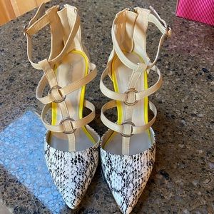 Women’s brand new size 7 1/2 heels